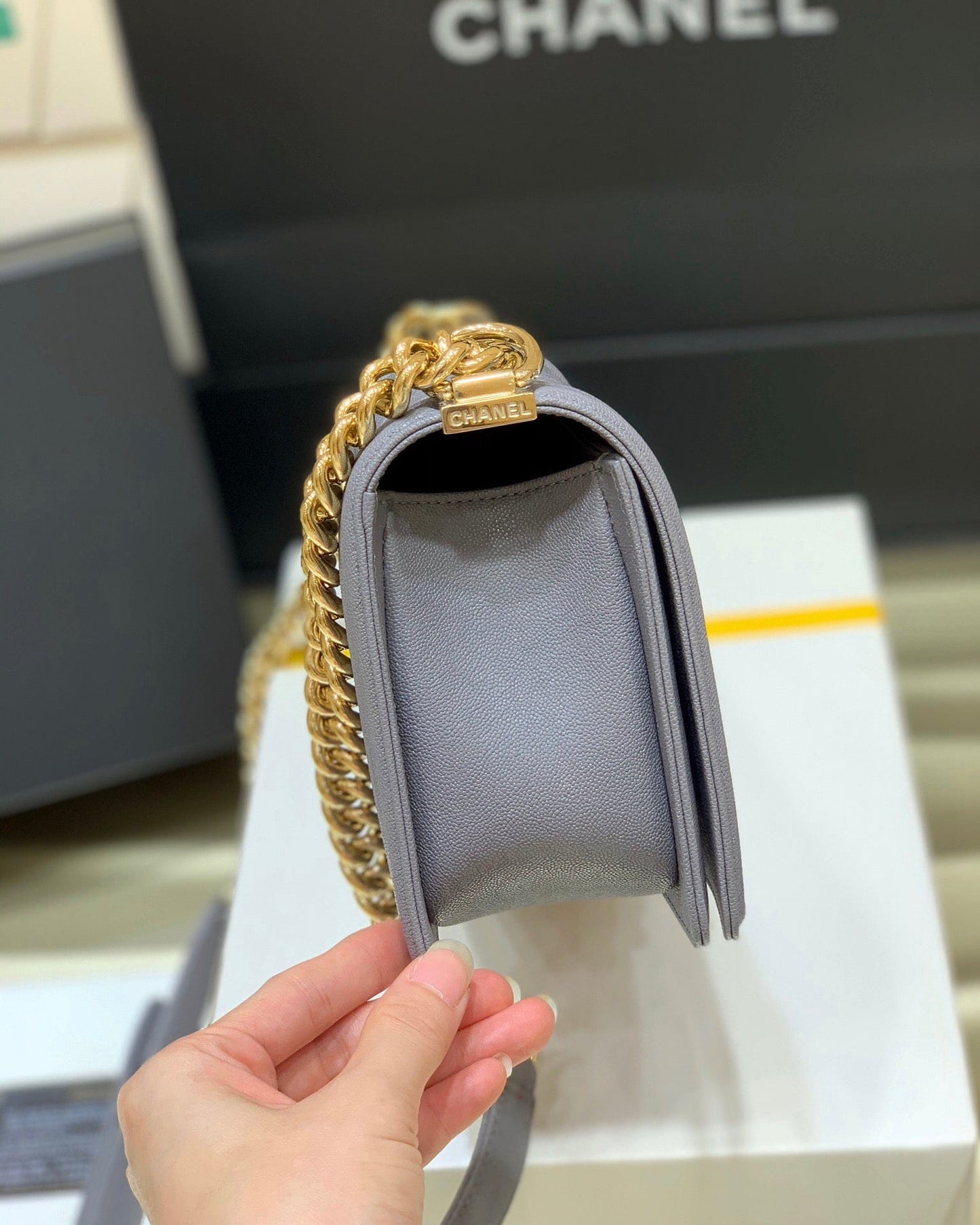 Chanel Classic Flapbag Gold Hardware 25cm - Handbag - view 9