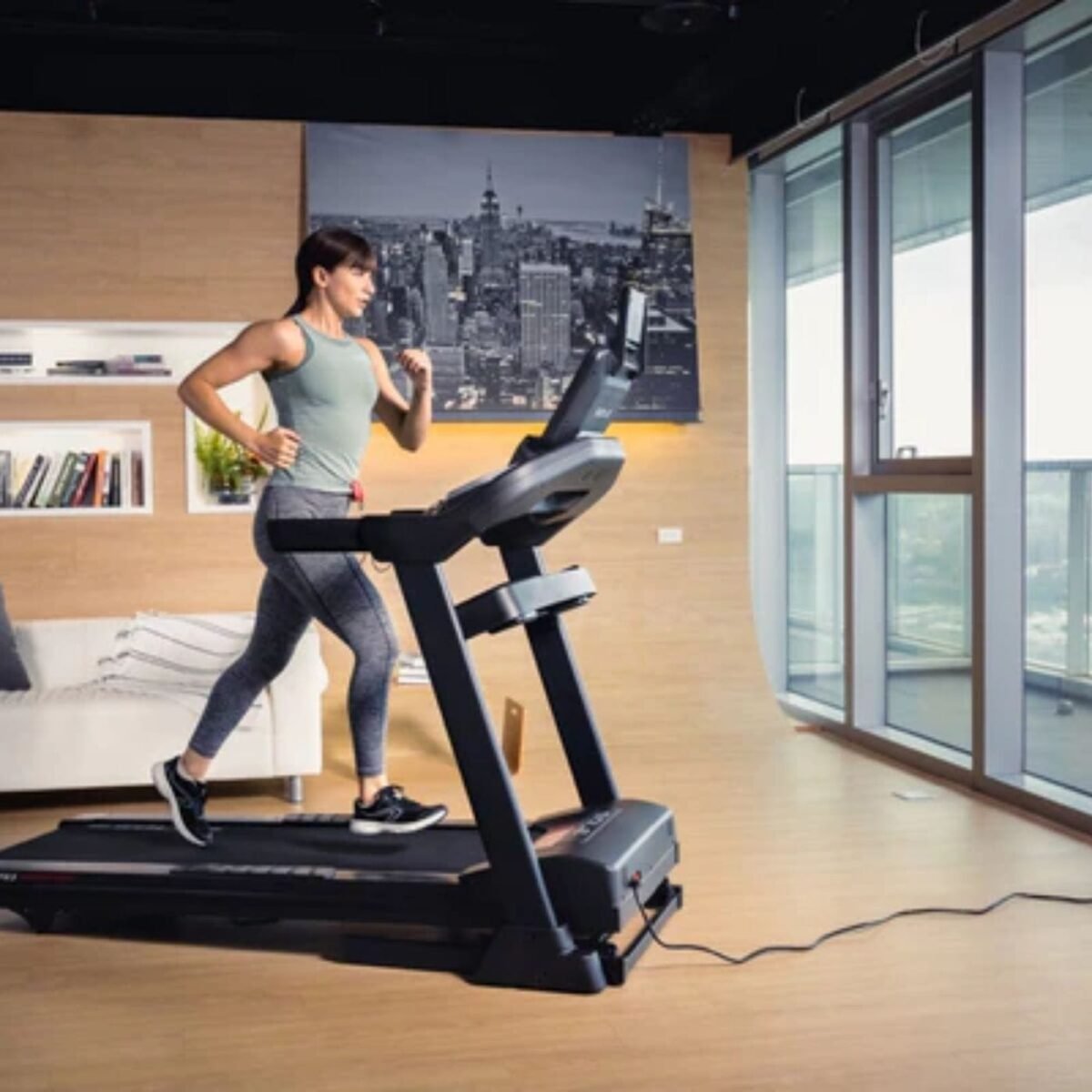 Sole F63 Treadmill - Fitness Equipment - view 4