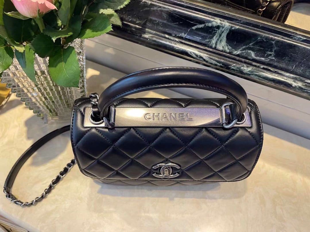 Chanel Classic Flap Bag Medal Hardware 25cm Black - view 8