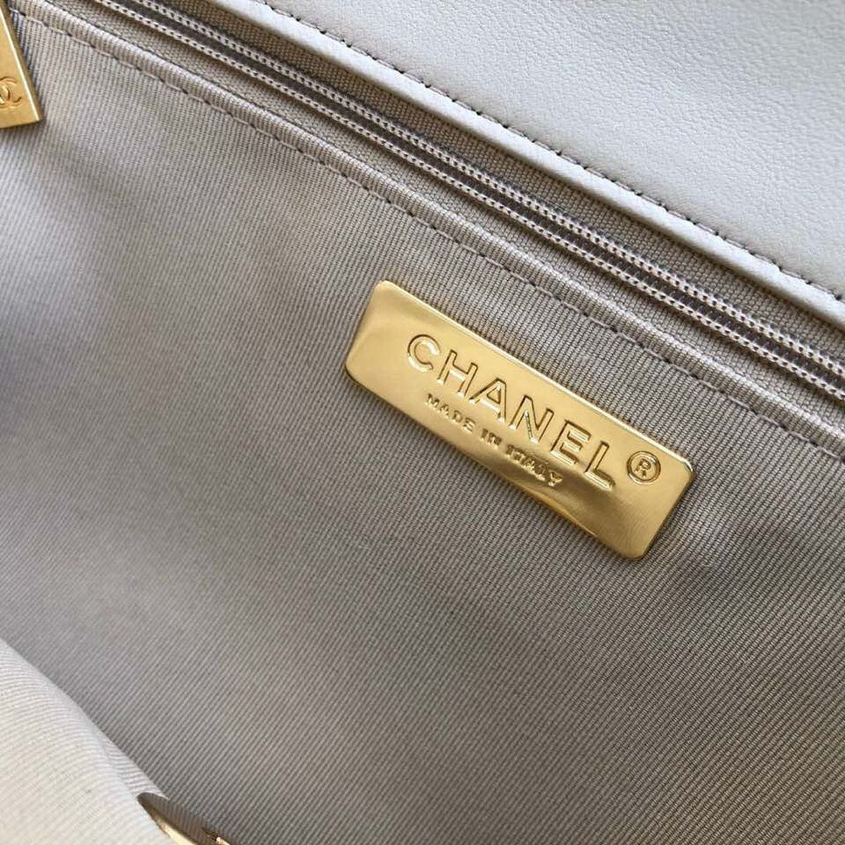 Chanel 19 Flap Bag 26cm Goatskin Leather Fall/Winter Act 1 Collection, Beige - view 9