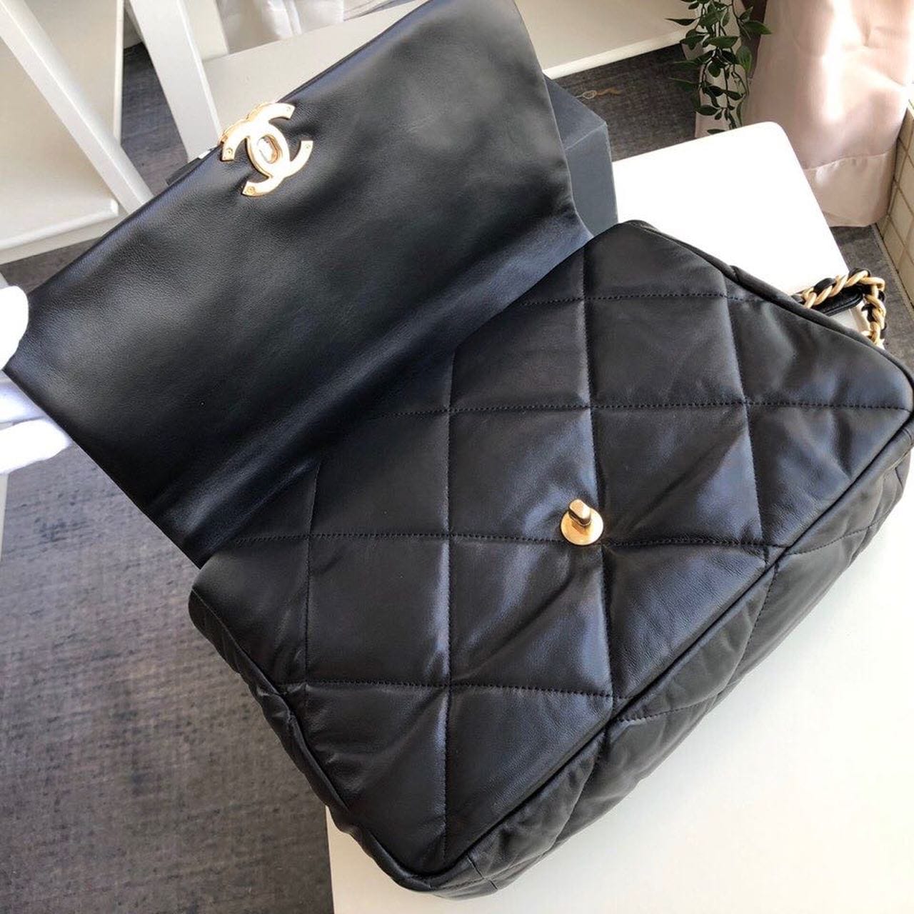 Chanel 19 Flap Bag 36cm Goatskin Leather Fall/Winter Act 1 Collection, Black - view 7
