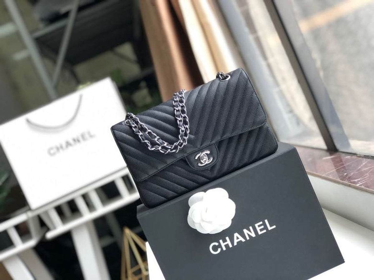 Chanel Chevron Classic Flap Bag 25cm Silver Hardware Caviar Leather Spring/Summer Collection Black - view 2