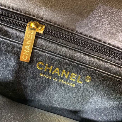 Chanel Classic Flap Bag 20cm Gold Hardware Lambskin Leather Spring/Summer Collection Black - view 6