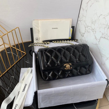 Chanel Classic Flapbag Gold Hardware 23cm Black - Handbag