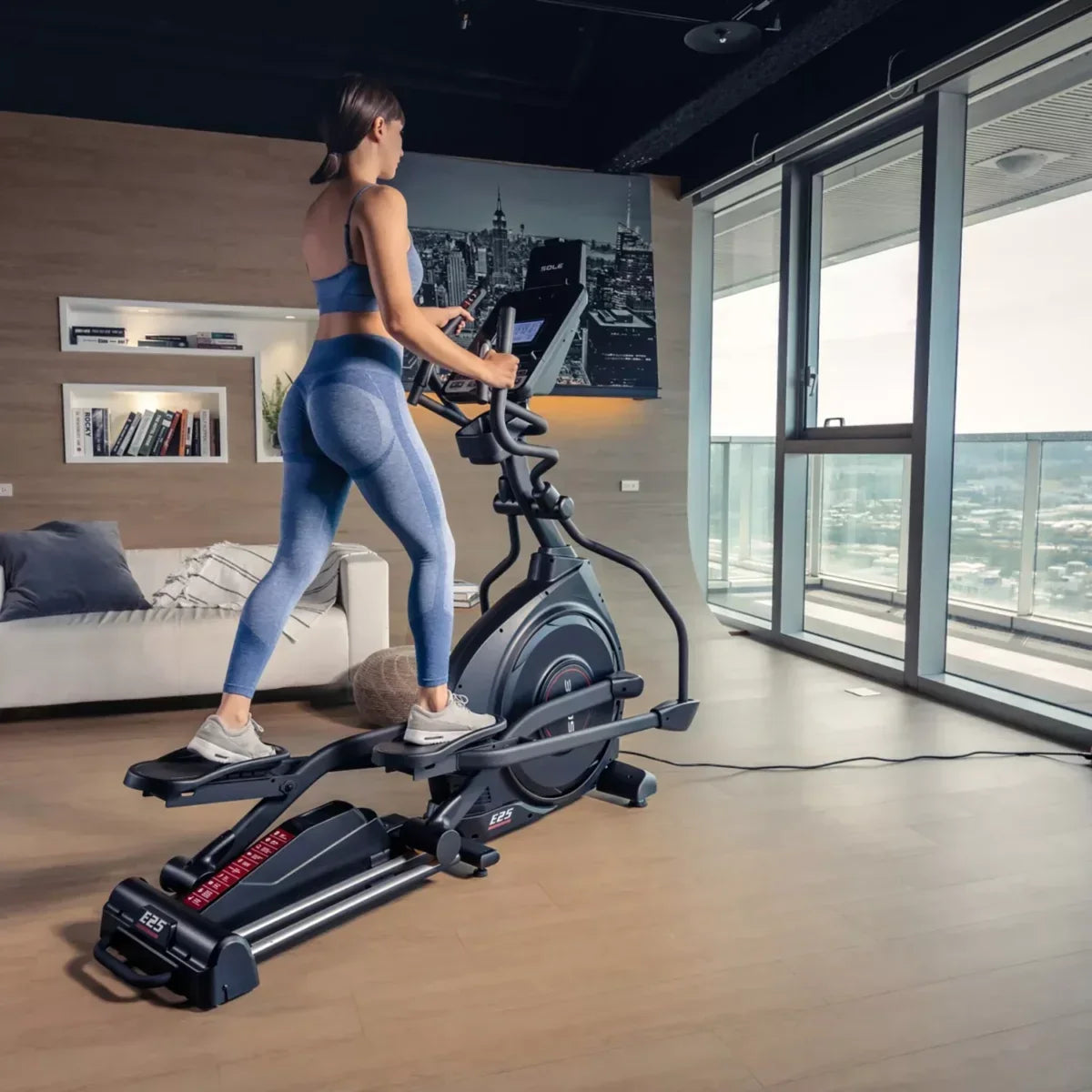 Sole E25 Elliptical - Fitness Equipment - view 2